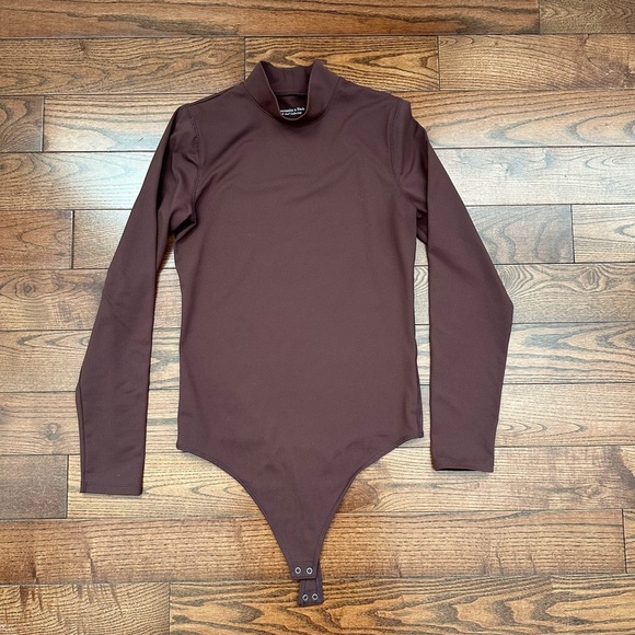 Abercrombie Soft Seamless Long Sleeve Bodysuit - Picture 2 of 7